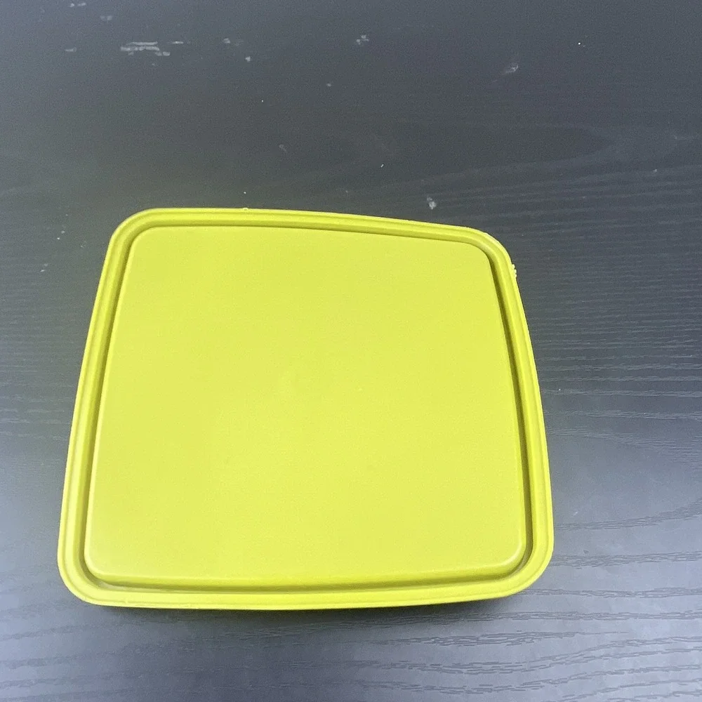 Tupperware 1363-25 Square Snap Replacement Lid Lime Green 6.5